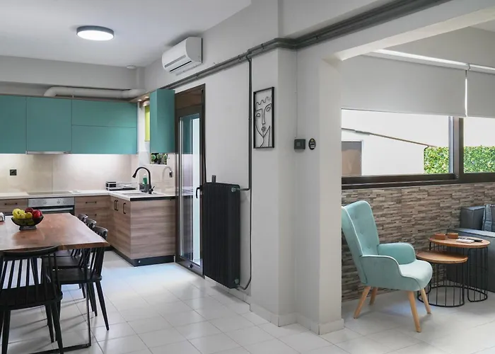 Dedalos City Apartment